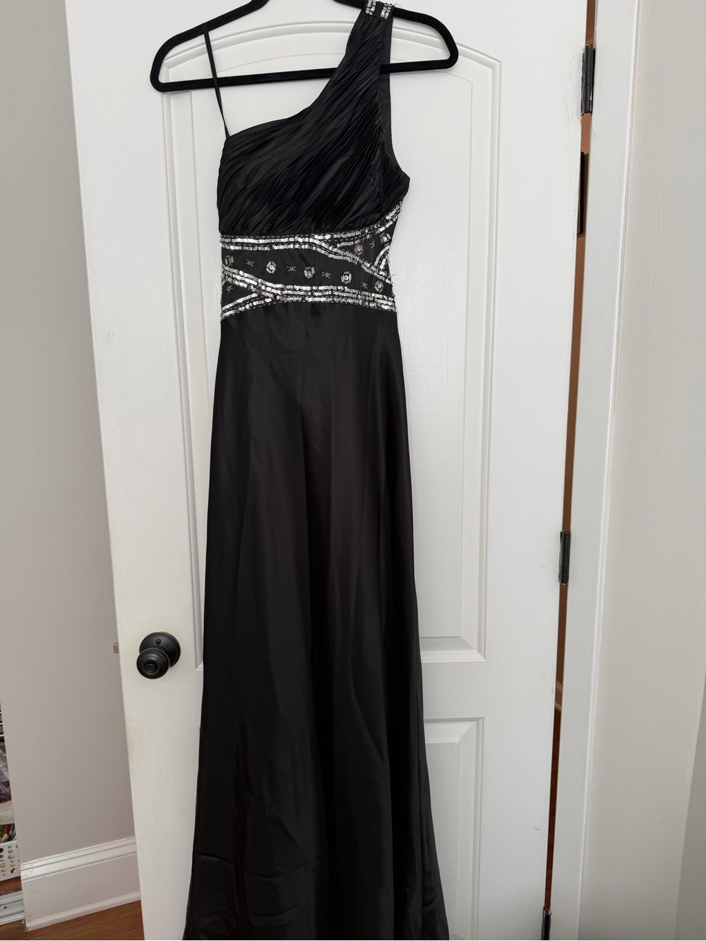 One-Shoulder Black Evening Gown with Beaded Waist